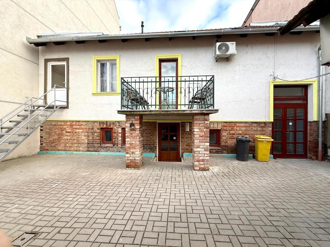 Hotel Kuriozum Vendeghaz Szegedin Exterior foto