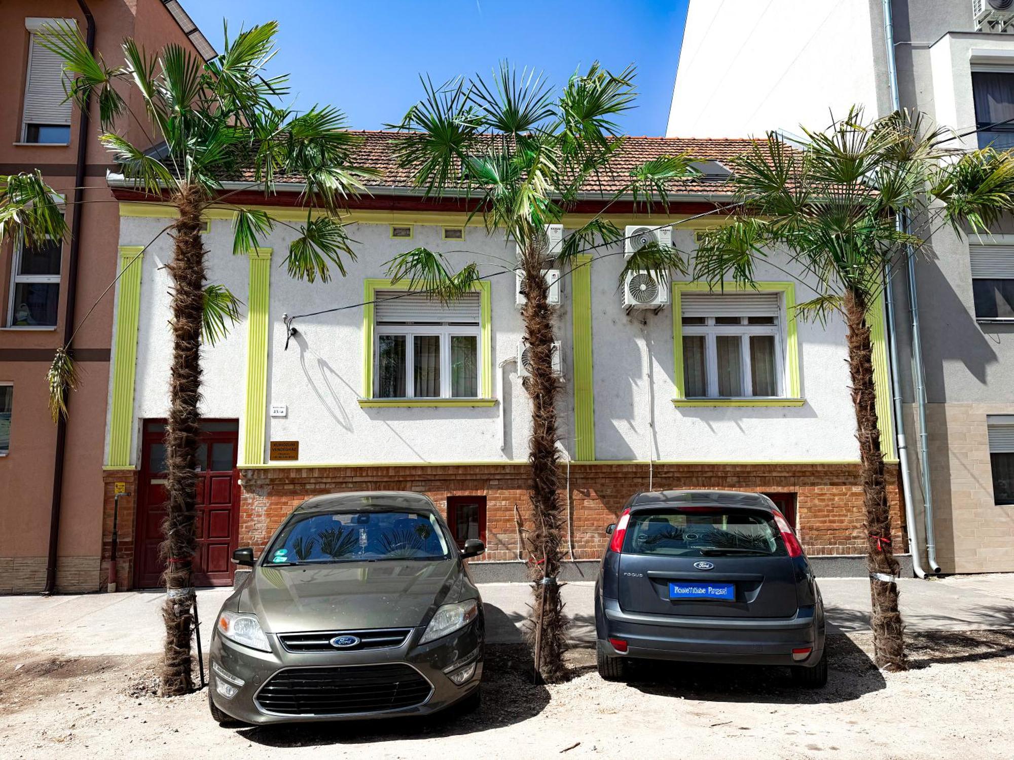 Hotel Kuriozum Vendeghaz Szegedin Exterior foto